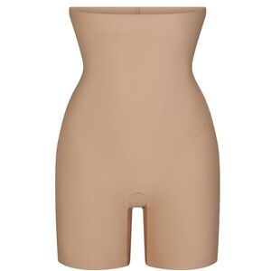 Skims Body Core sculpt High-Waisted Short